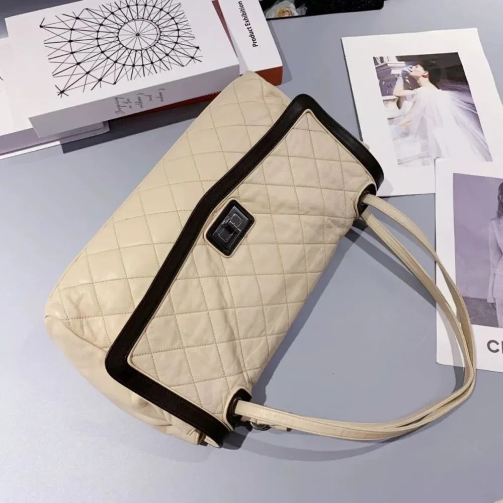 Chanel Women Pre-Loved Bag Very Good Condition
